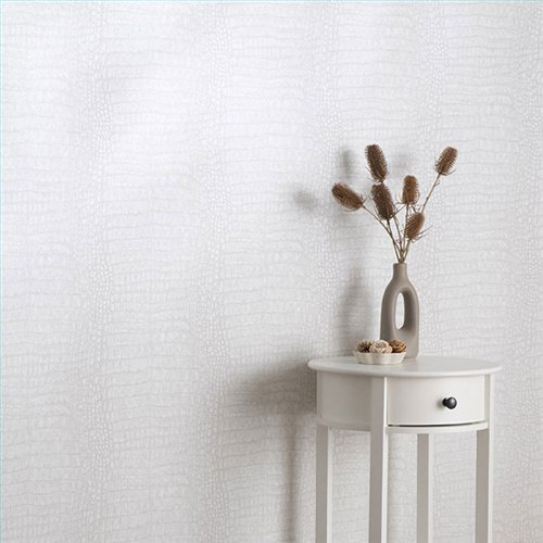 Ref.NATU-037 ambiente real de piel cocodrilo natura, en tono Blanco Roto