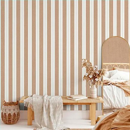 Ref.LR5608 ambiente real de rayas textiles lirico, sobre fondo Blanco Roto en tonos Marrón