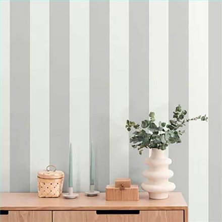 Ref.LR3729 ambiente real de rayas anchas lirico, sobre fondo Blanco Roto en tonos Gris