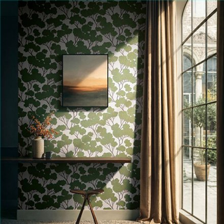 Ref.SP7042 ambiente con supreme árbol oriental Verde, Marrón y Dorado sobre fondo Beige