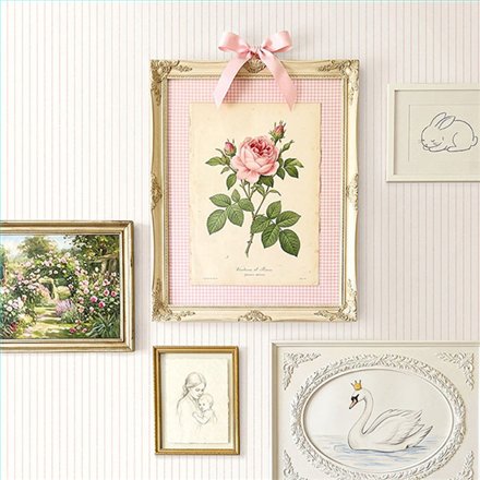 Ref.LB51901 ambiente con dolly mixtures rayas finas Rosa sobre fondo Blanco Roto