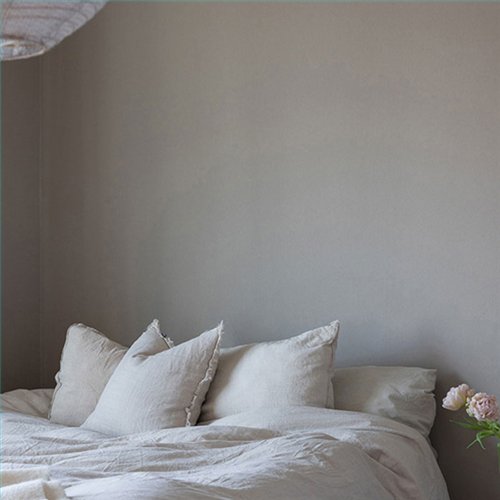 Ref.77015 ambiente con hidden treasures liso en tono Topo