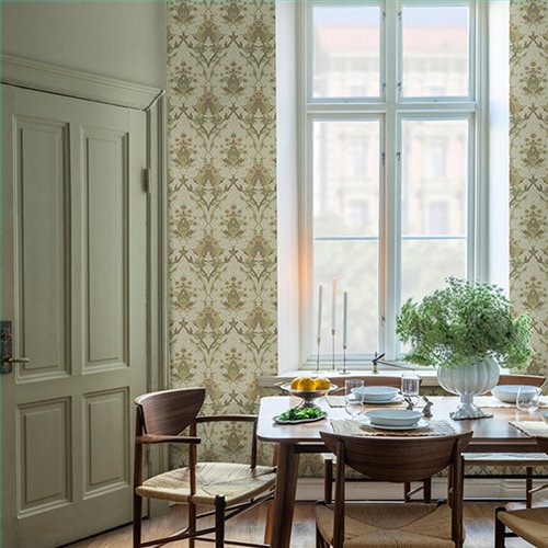 Ref.82083 foto de ambiente damasco ojival hidden treasures fondo Blanco Roto con Beige, Granate, Verde y Marrón