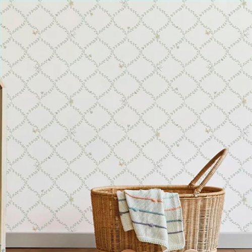 Ref.019-ALI estancia decorada con celosía de hojas Verde, Amarillo, Gris y Rojo y fondo Blanco Roto, alice