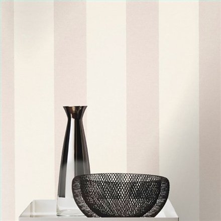Ref.035-BOO ambiente real de rayas bamboo, sobre fondo Beige en tonos Blanco Roto