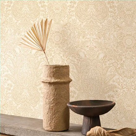 Ref.FAMI-202711200 estancia decorada con damasco cachemir Ocre y fondo Beige, maison de famille