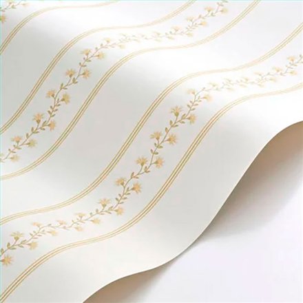 Ref.FAMI-202702459 ambiente con maison de famille rayas florales Amarillo y Beige sobre fondo Blanco Roto