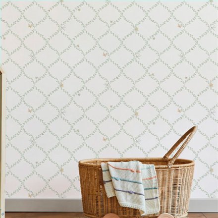 Ref.019-ALI estancia decorada con celosía de hojas Verde, Amarillo, Gris y Rojo y fondo Blanco Roto, alice