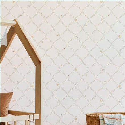 Ref.024-ALI ambiente real de celosía de hojas alice, sobre fondo Blanco Roto en tonos Topo, Gris, Amarillo, Naranja y Rojo