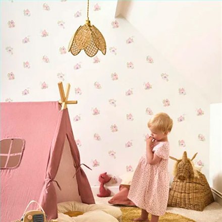 Ref.OUTT202895432 ambiente real con casitas de pájaros sobre fondo Blanco en tonos Rosa, Lila, Verde, Marrón y Morado