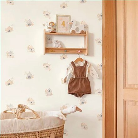 Ref.OUTT202891201 ambiente con once upon a time 3 casitas de pájaros sobre fondo Blanco en tonos Beige, Violeta, Ocre y Gris